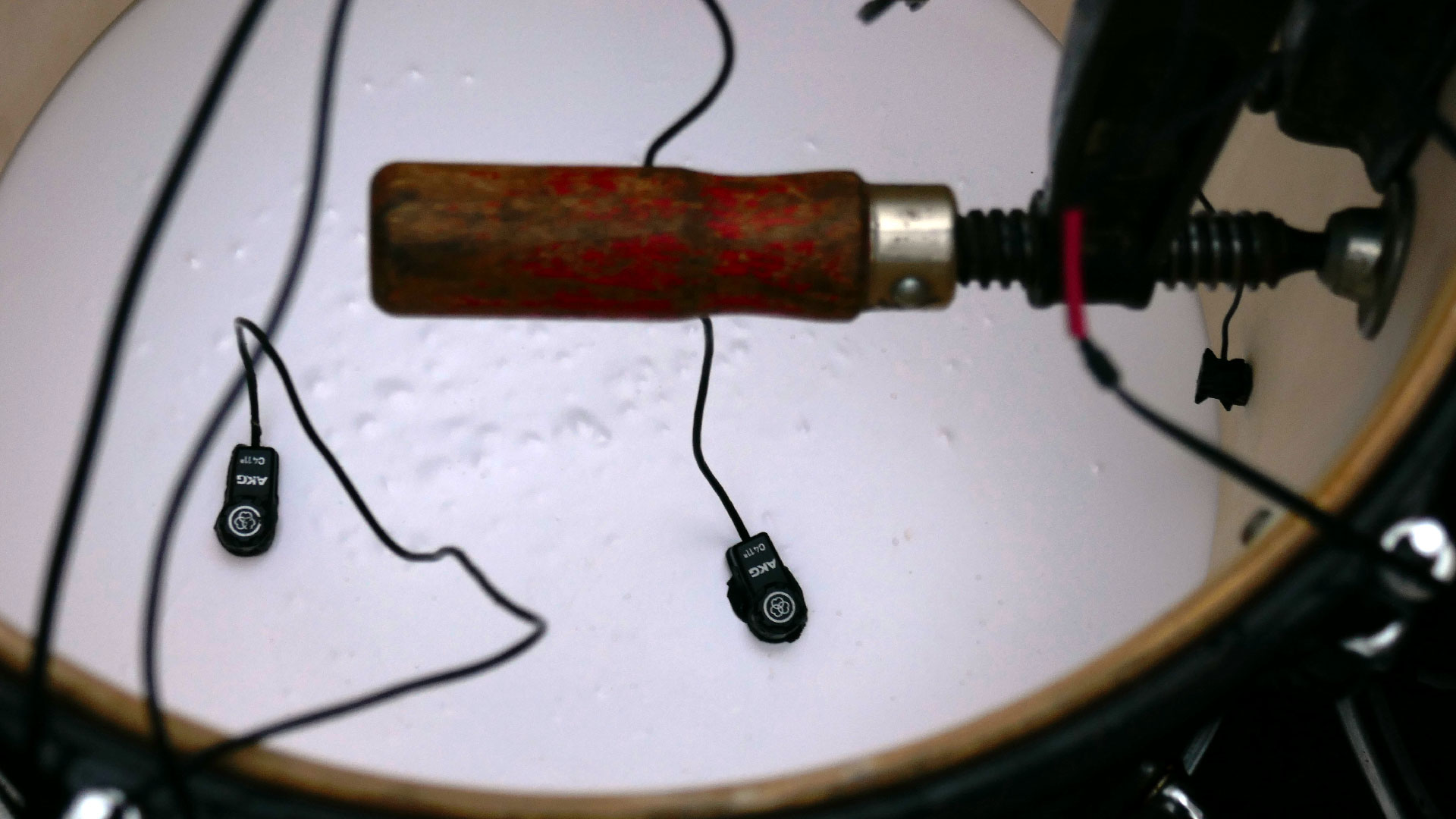 2023-12-11 Regen auf Trommeln (Audio)